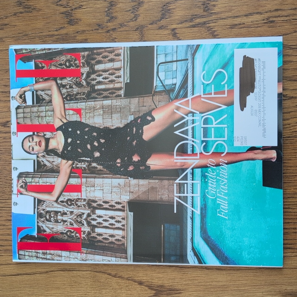 Elle Magazine Zendaya Serves Guide To Fall Fashion September 2023 Issue